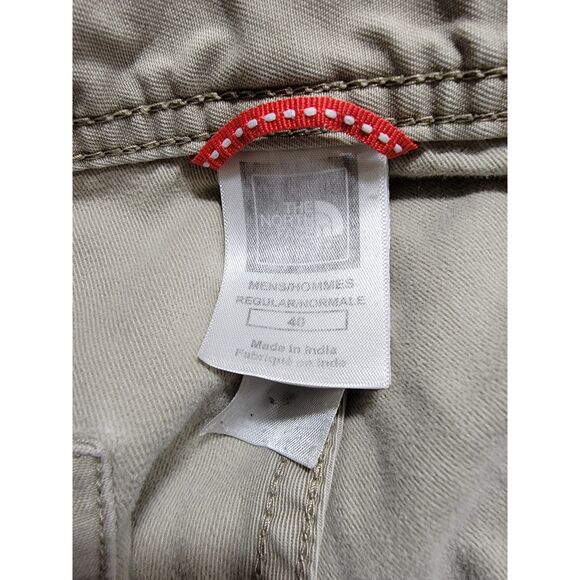 North Face Cargo Shorts - 40 x 23 - Picture 6 of 7